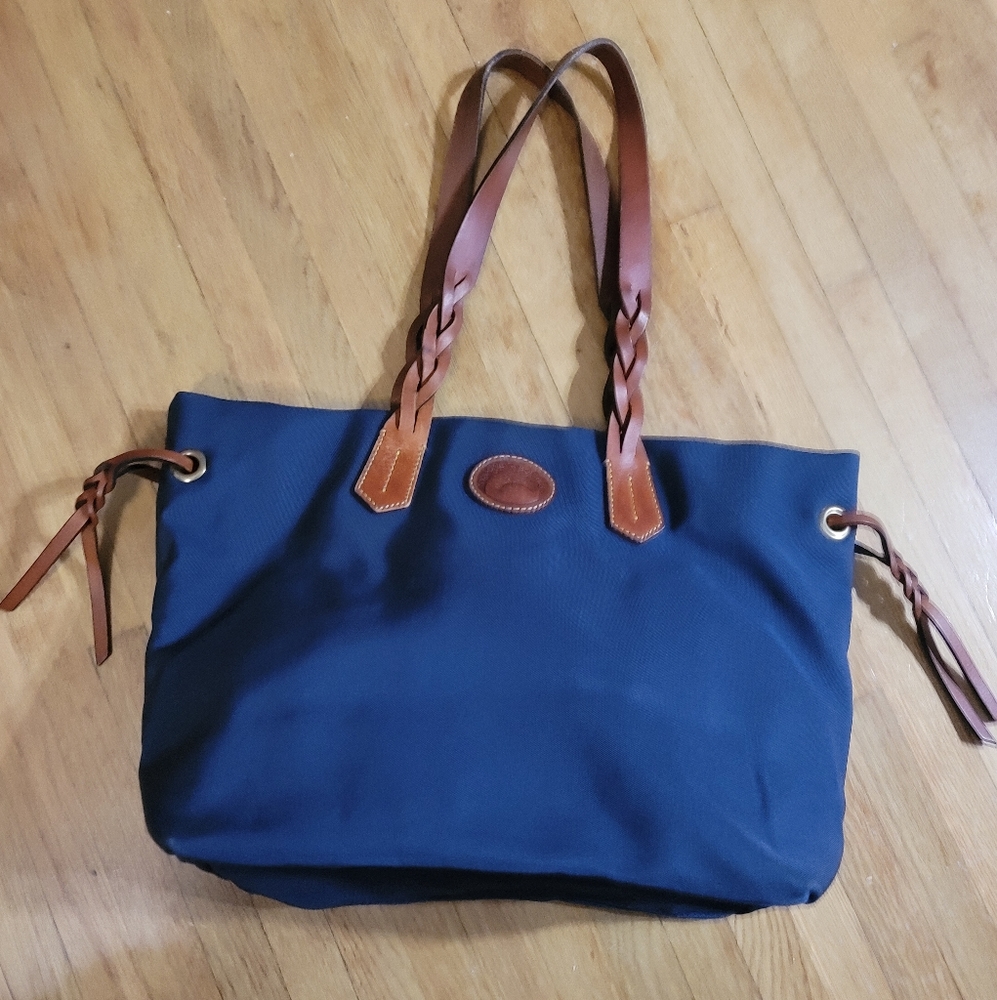 GORGEOUS NAVY DOONEY & BOURKE TOTE W/ BRAIDING ACCENTS